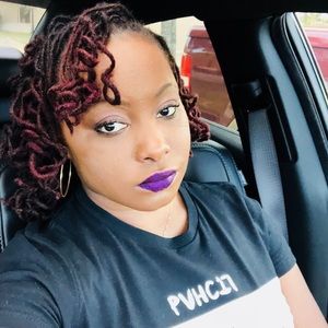 Meet your Posher, Akilah